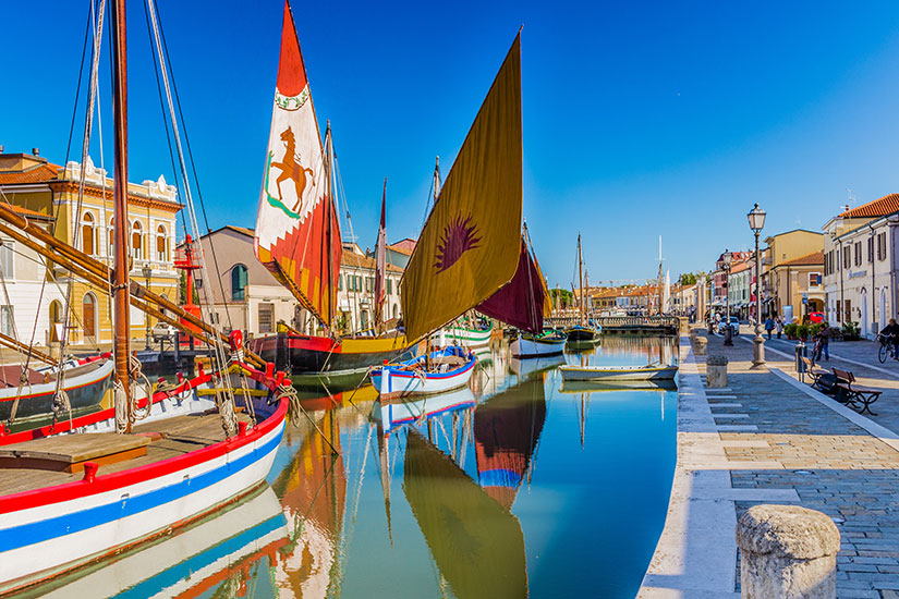 Image Place à la fête à CESENATICO